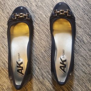 Anne Klein women's size 11 Dress Flat Shoes